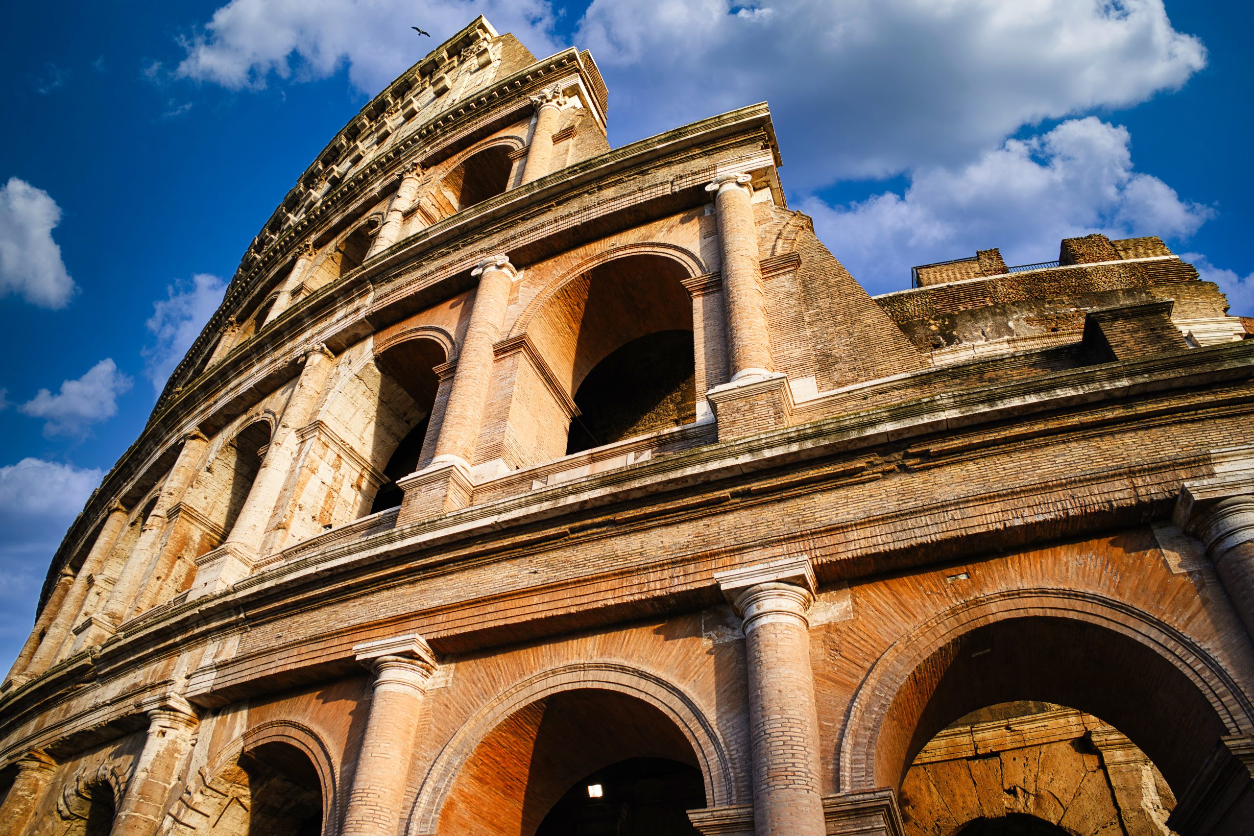 Le Colisée de Rome sous un ciel dégagé